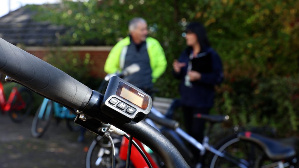 Blurred background image from the E-bike training video