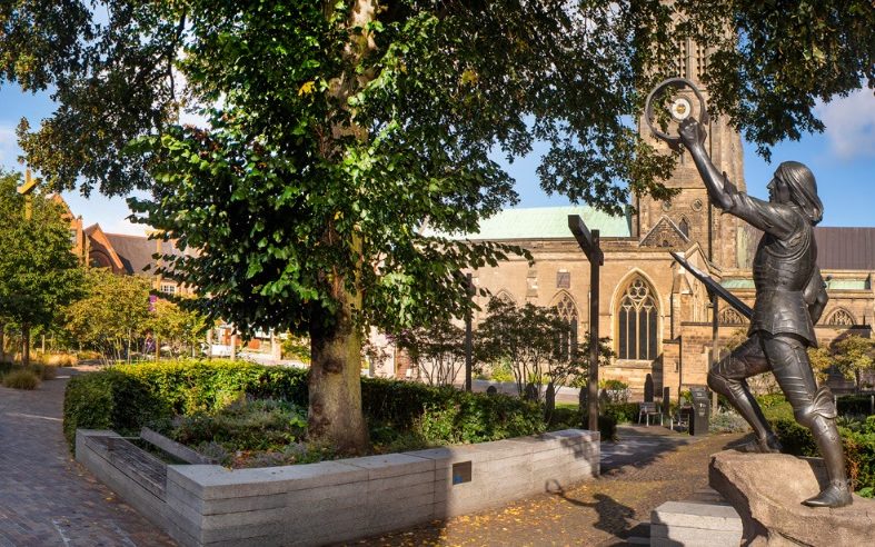 Leicester Cathedral and the King Richard III statue.