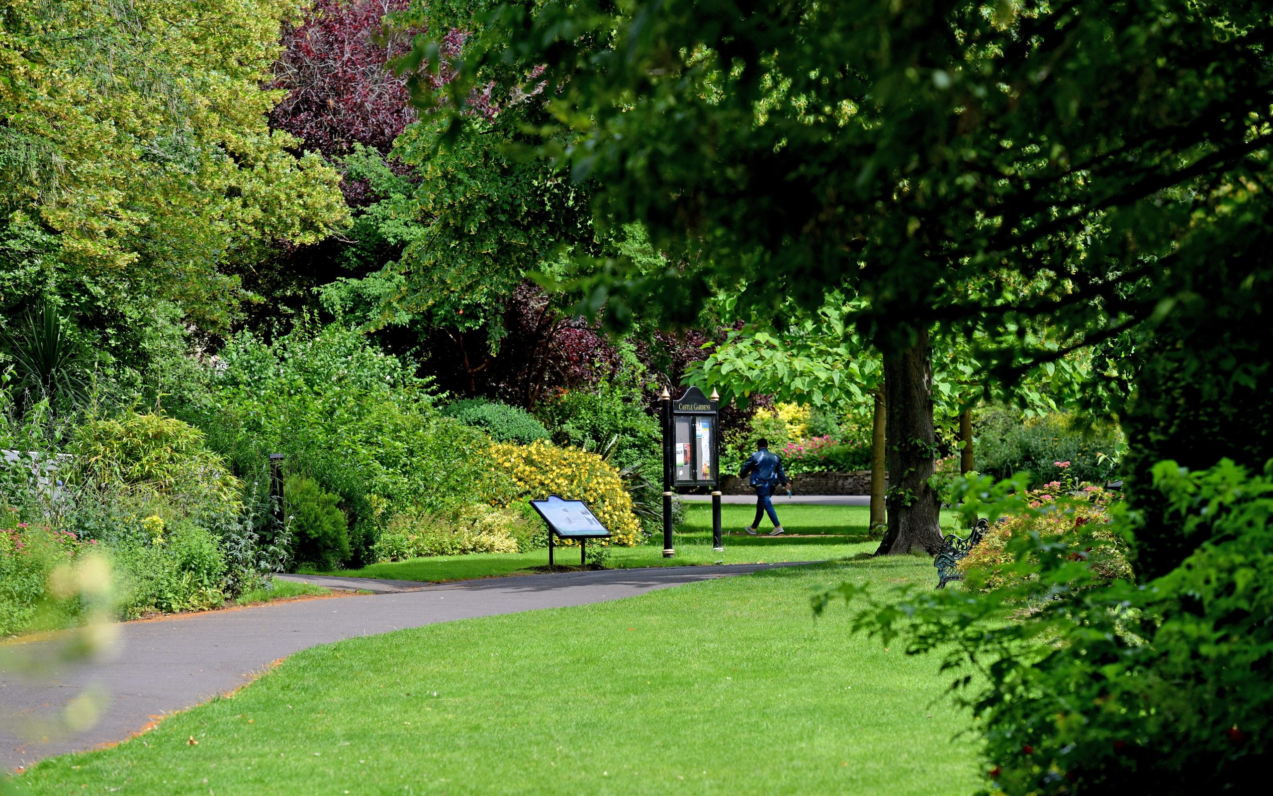A scene of a park in Leicester city centre.